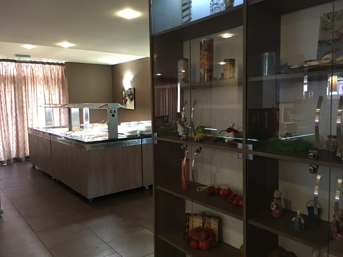Tia Maria - Premium Hotel Pantai Sunny Bagian luar foto